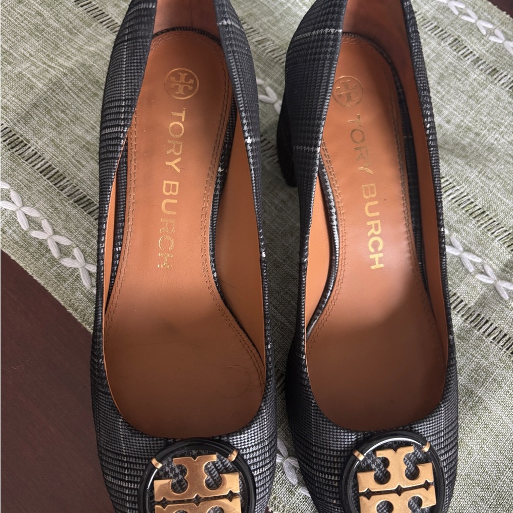 Tory Burch Black Plaid Heels with Gold Logo - Picture 2 of 10